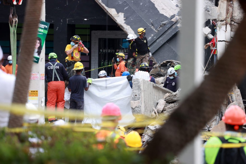 Aftermath of the Jet Set nightclub roof collapse, in Santo Domingo